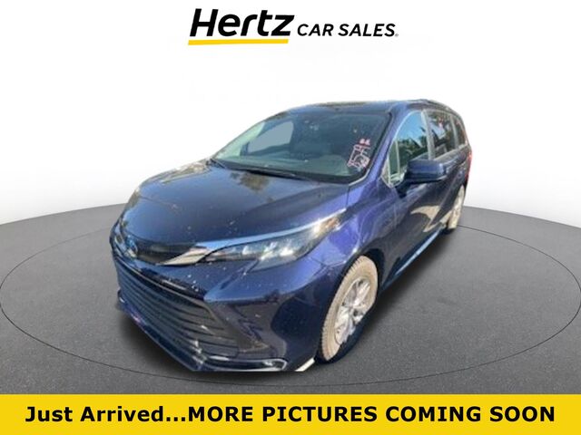 2025 Toyota Sienna XLE