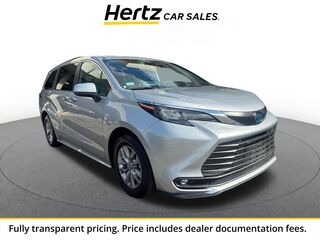 2025 Toyota Sienna XLE