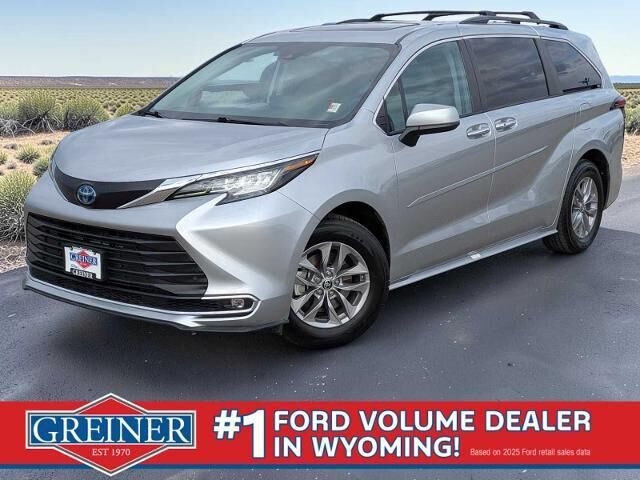 2022 Toyota Sienna XLE 7-Passenger