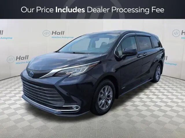 2021 Toyota Sienna XLE 7-Passenger