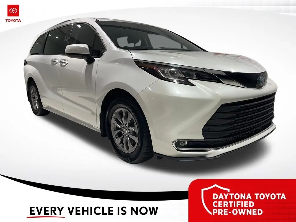 2023 Toyota Sienna XLE 7-Passenger — photo 1 of 1