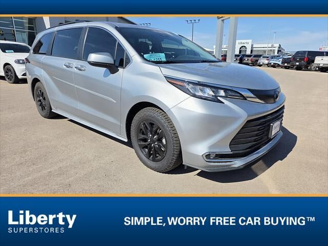 2023 Toyota Sienna XLE 7-Passenger