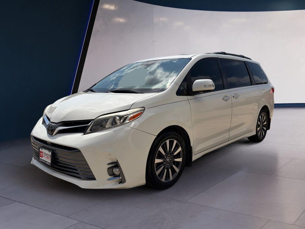 2018 Toyota Sienna Limited 7-Passenger — photo 1 of 13