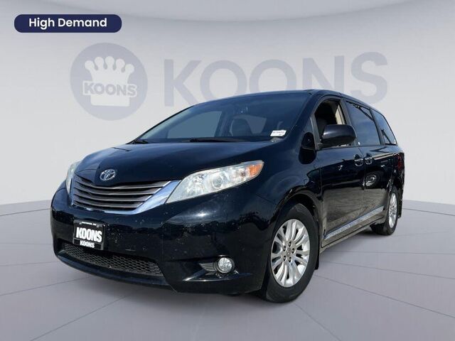 2017 Toyota Sienna XLE 8-Passenger