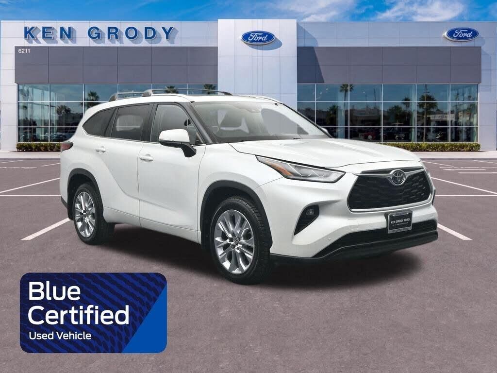 2022 Toyota Highlander Limited — photo 1 of 1