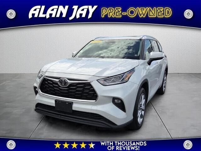 2022 Toyota Highlander Limited — photo 1 of 1