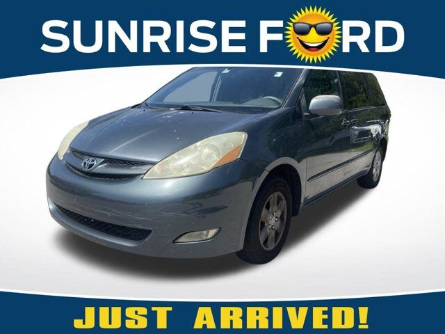 2006 Toyota Sienna XLE — photo 1 of 1