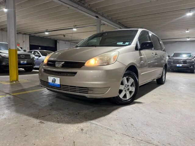 2005 Toyota Sienna LE 8 Passenger
