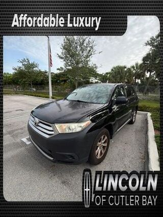 2013 Toyota Highlander Base — photo 1 of 4