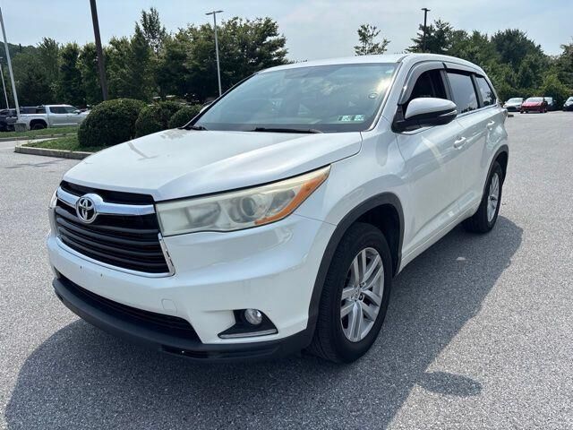2014 Toyota Highlander LE