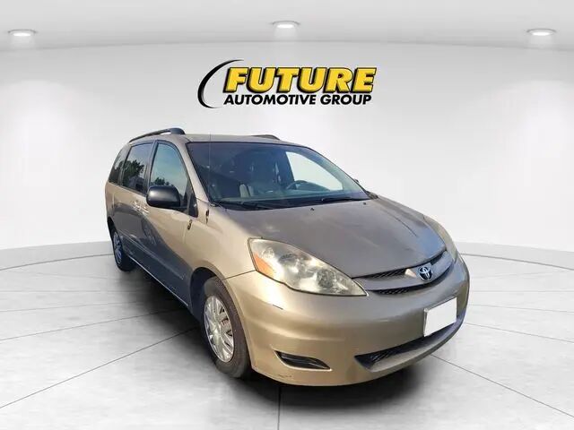 2009 Toyota Sienna CE 7-Passenger