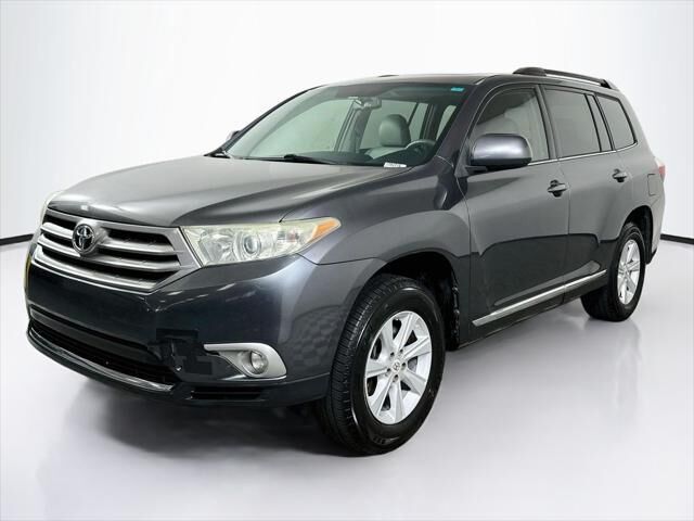 2013 Toyota Highlander SE — photo 1 of 13