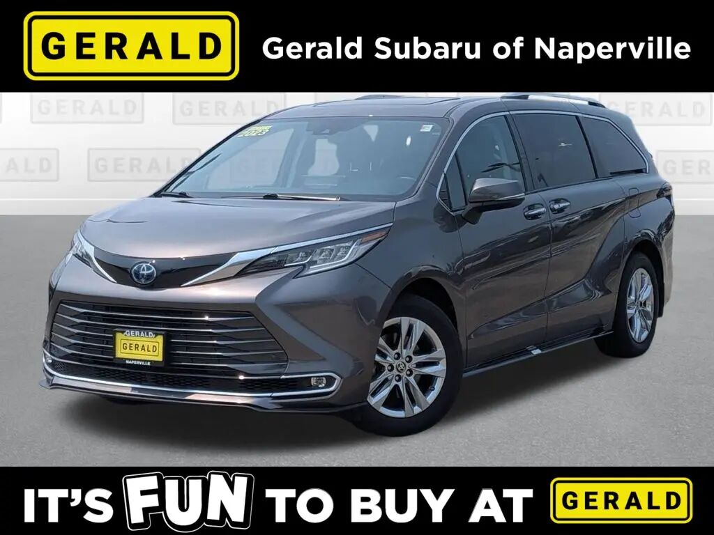 2023 Toyota Sienna Limited 7-Passenger — photo 1 of 13
