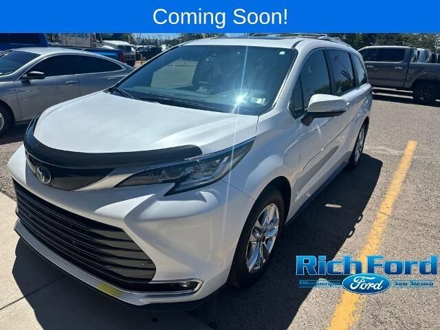 2025 Toyota Sienna Limited 7-Passenger