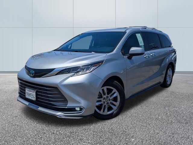 2022 Toyota Sienna Limited 7-Passenger