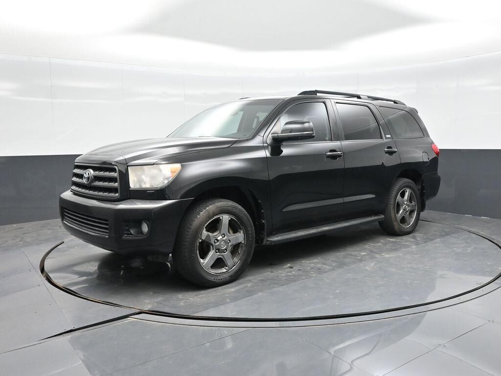 2013 Toyota Sequoia SR5 — photo 1 of 1
