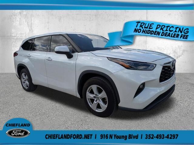 2022 Toyota Highlander LE