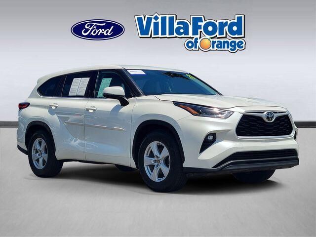 2021 Toyota Highlander LE
