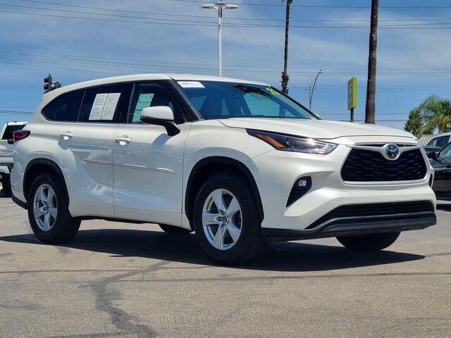 2021 Toyota Highlander LE