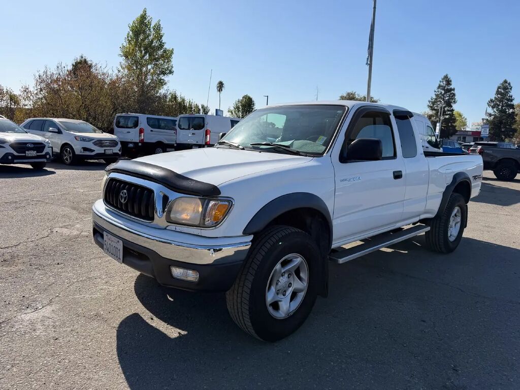 2004 Toyota Tacoma PreRunner V6 — photo 1 of 9