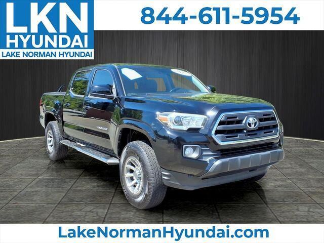 2017 Toyota Tacoma SR5 — photo 1 of 13