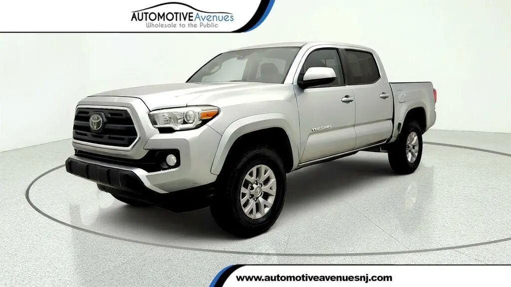 2018 Toyota Tacoma TRD Off-Road — photo 1 of 13