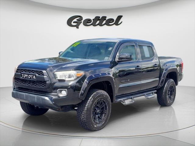 2017 Toyota Tacoma SR5 V6 — photo 1 of 13