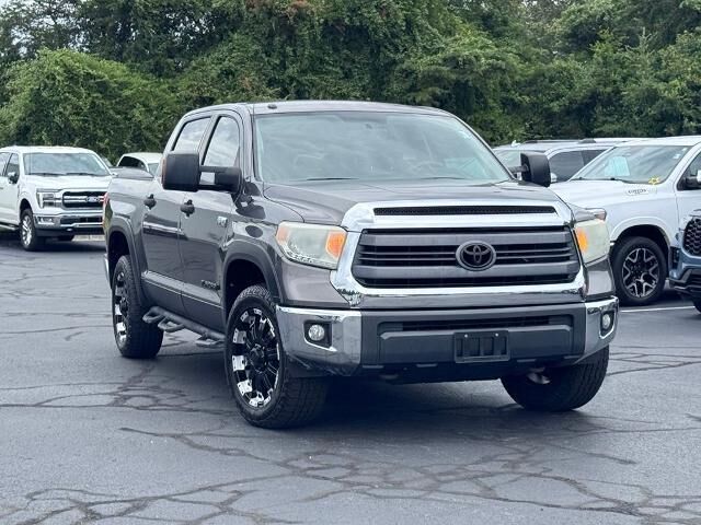 2014 Toyota Tundra SR5 — photo 1 of 13