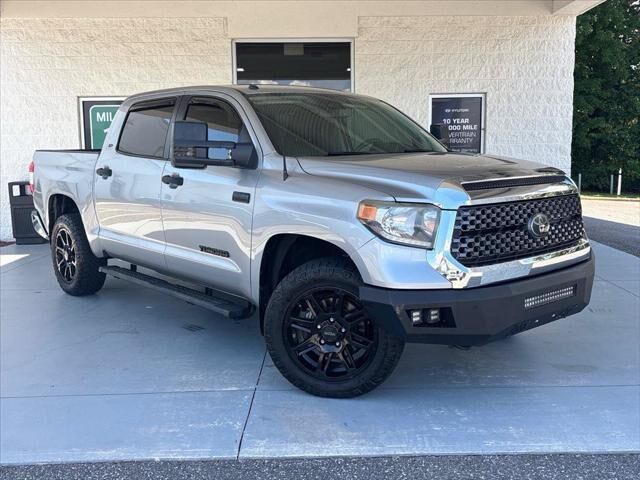 2019 Toyota Tundra SR5 — photo 1 of 13