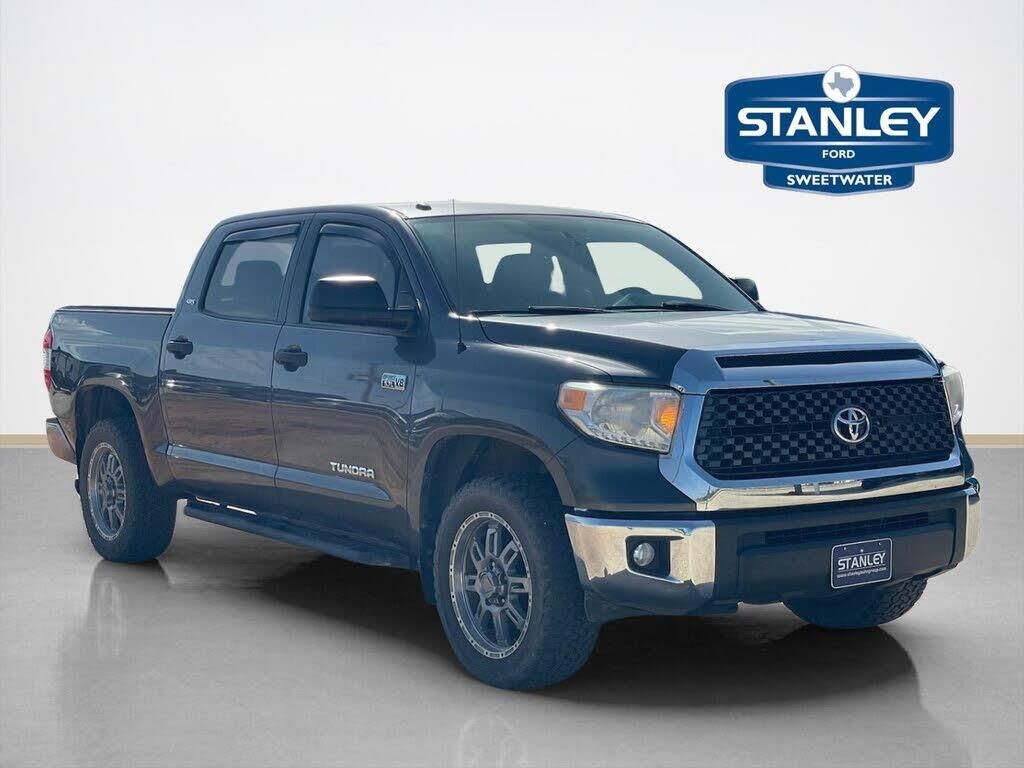 2017 Toyota Tundra SR5 — photo 1 of 1