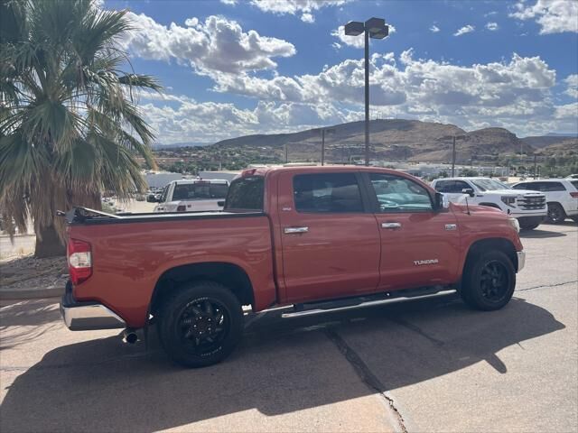 2018 Toyota Tundra SR5 — photo 1 of 10