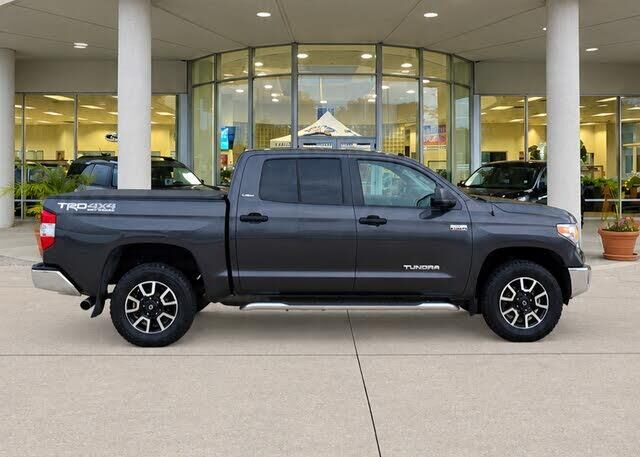 2014 Toyota Tundra SR5