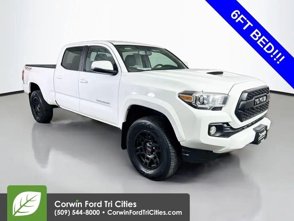 2017 Toyota Tacoma TRD Off-Road — photo 1 of 13