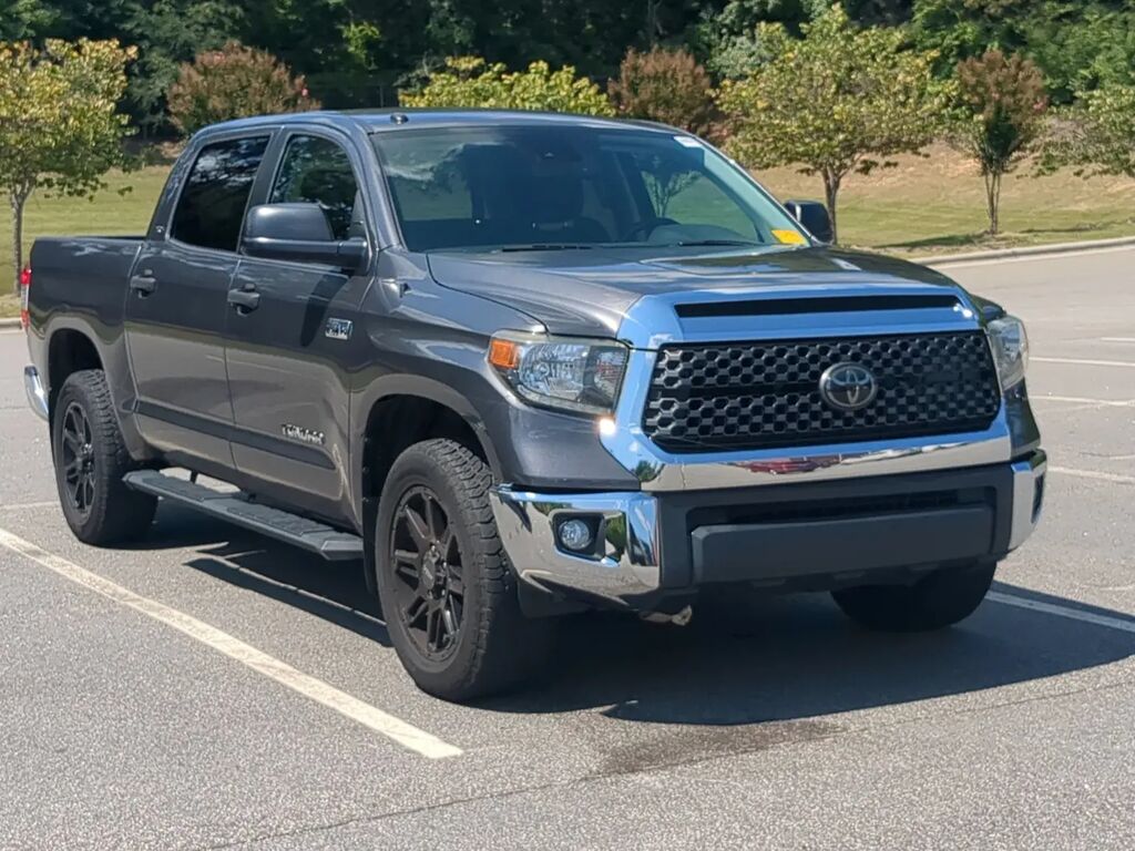 2018 Toyota Tundra SR5 — photo 1 of 3