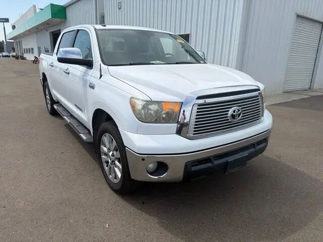 2013 Toyota Tundra Platinum — photo 1 of 4