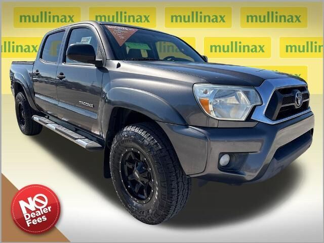 2015 Toyota Tacoma PreRunner V6 — photo 1 of 13