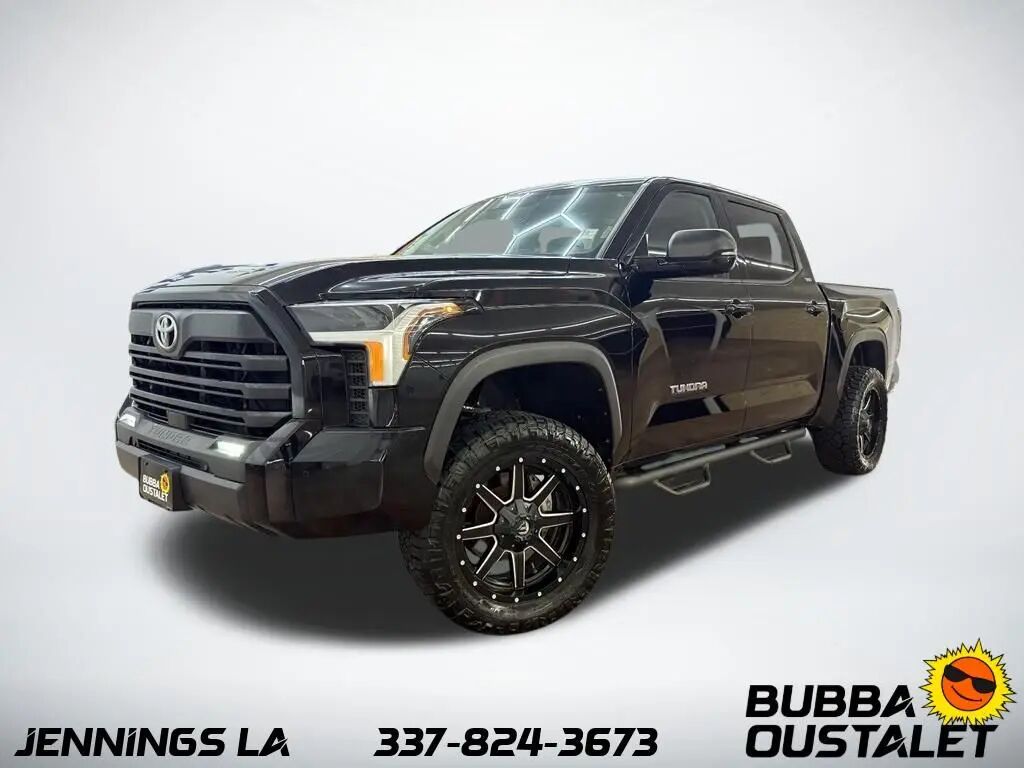 2022 Toyota Tundra SR5 — photo 1 of 13