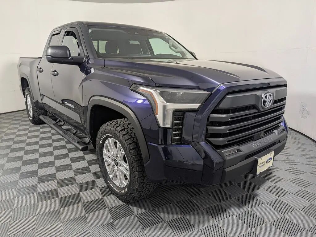 2022 Toyota Tundra SR5 — photo 1 of 13