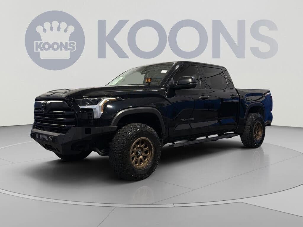 2023 Toyota Tundra SR5 — photo 1 of 1