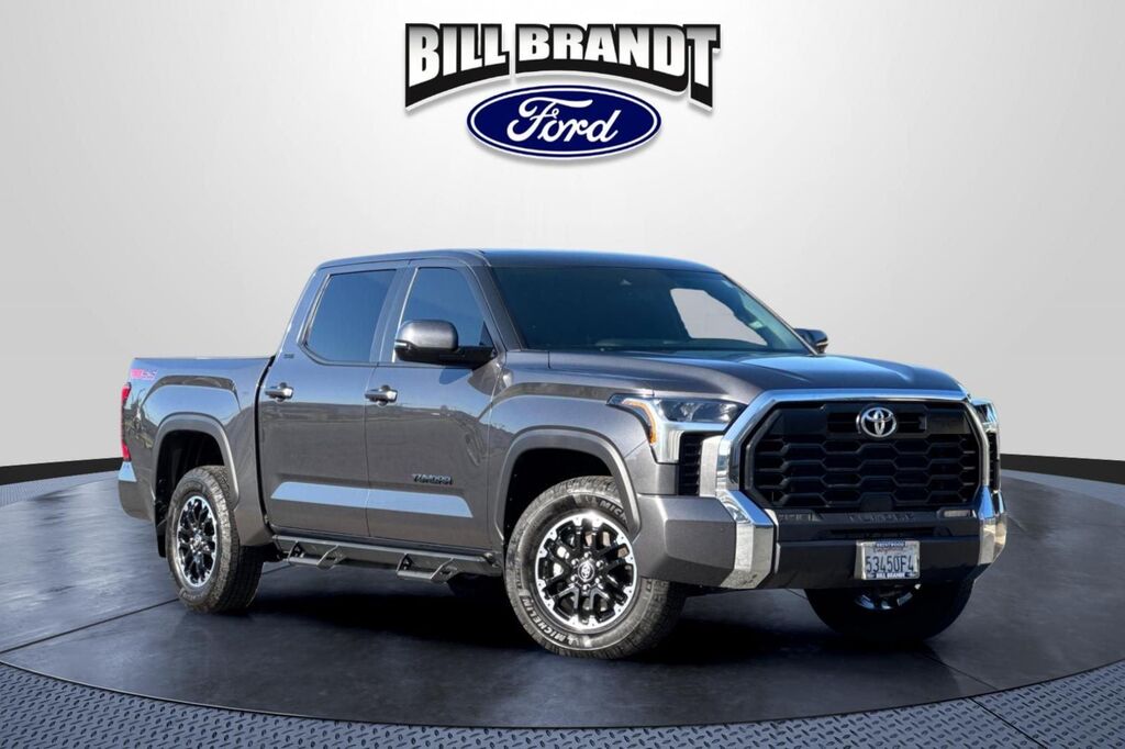 2025 Toyota Tundra SR5 — photo 1 of 13