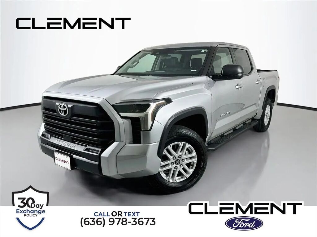 2024 Toyota Tundra SR5 — photo 1 of 13