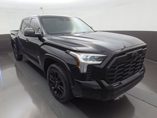 2023 Toyota Tundra 4WD SR5