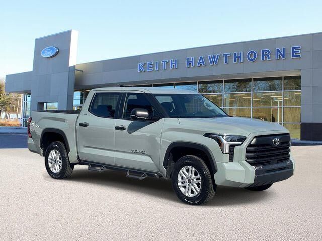 2024 Toyota Tundra SR5 — photo 1 of 2