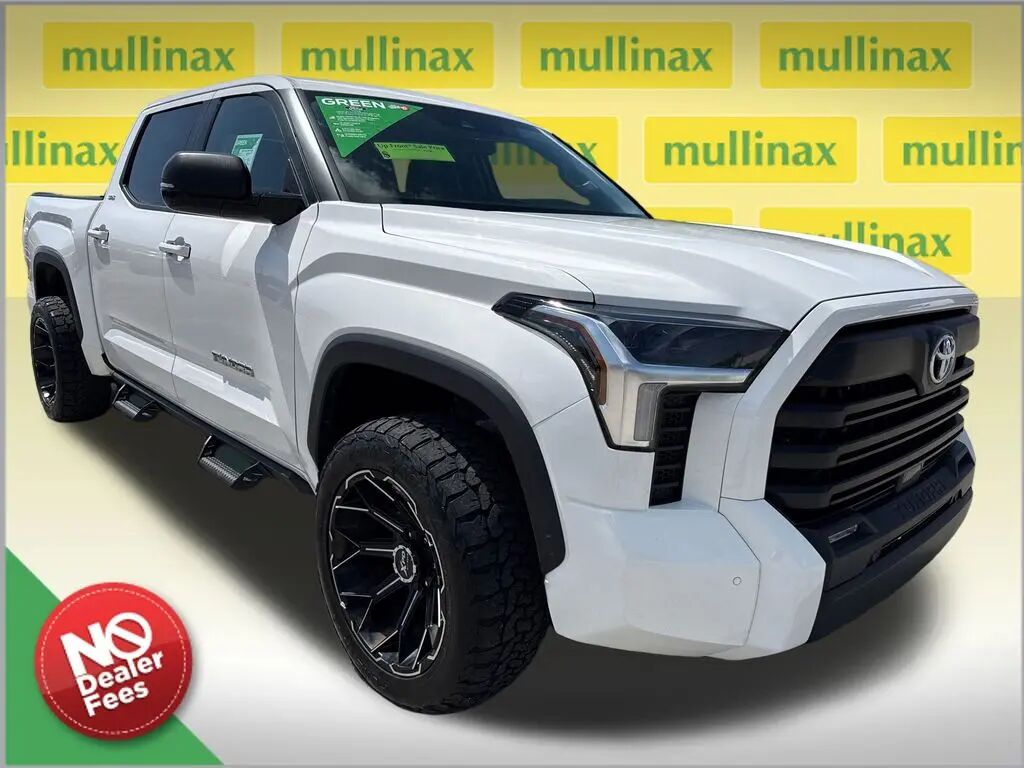 2024 Toyota Tundra SR5 — photo 1 of 13