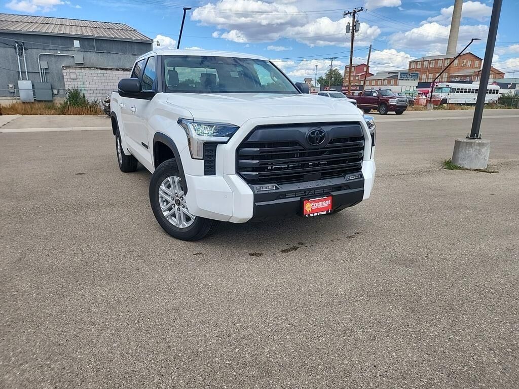 2024 Toyota Tundra SR5 — photo 1 of 3