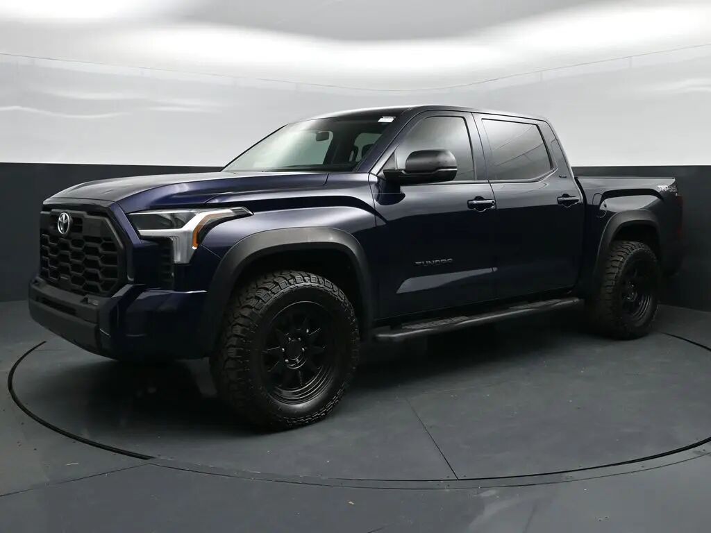 2024 Toyota Tundra SR5 — photo 1 of 13