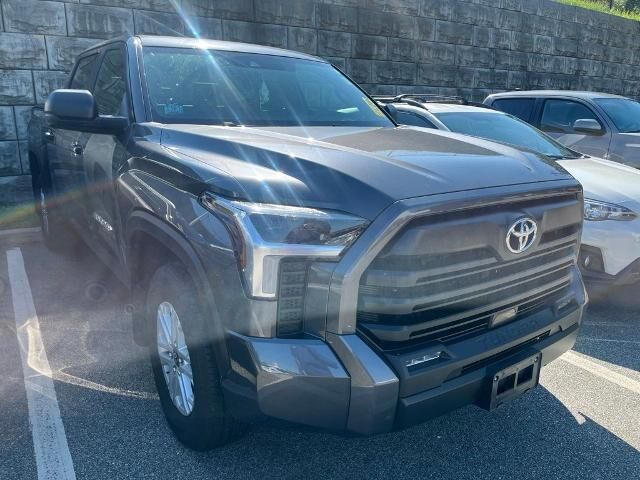 2025 Toyota Tundra SR5 — photo 1 of 13