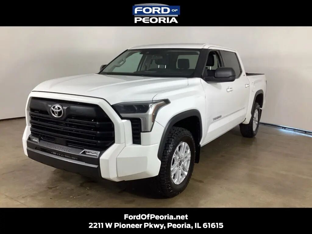 2022 Toyota Tundra SR5 — photo 1 of 13