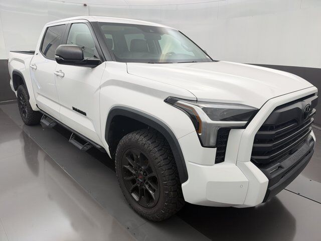 2024 Toyota Tundra 4WD SR5 — photo 1 of 4