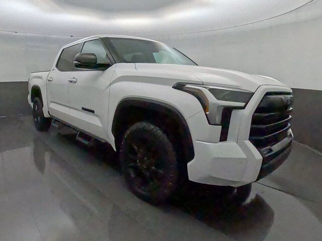 2024 Toyota Tundra 4WD SR5